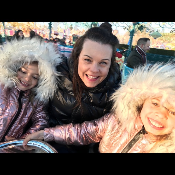 Meet your Posher, Brooke - Picture 1 of 1